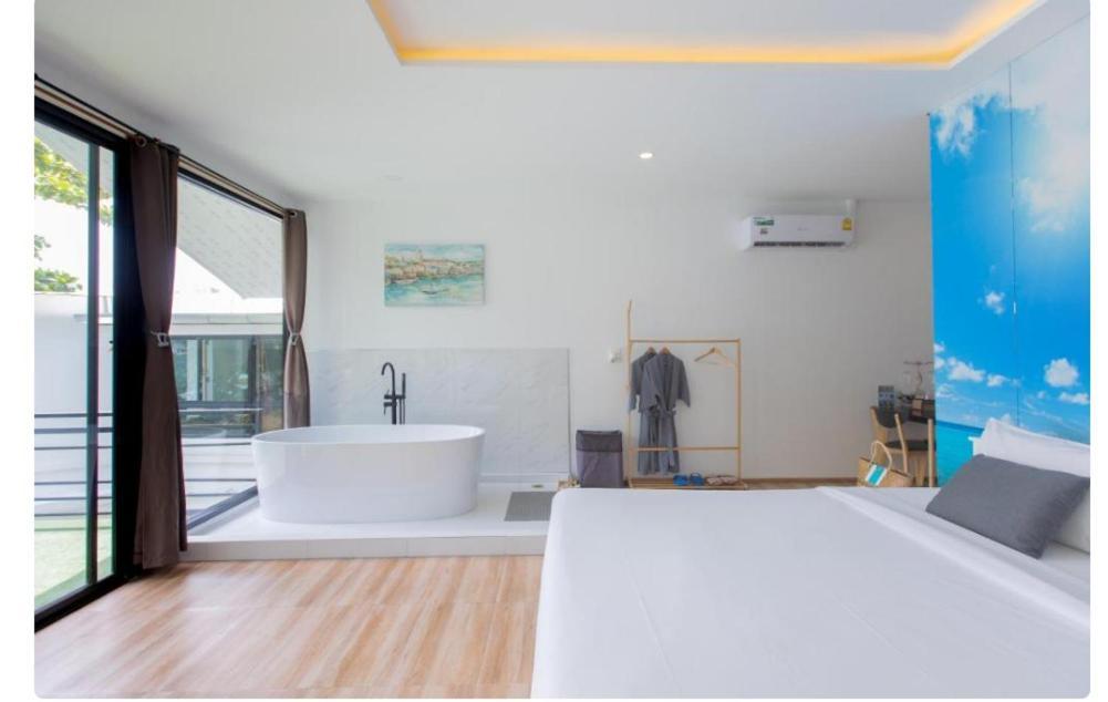 Deluxe Double Room with Balcony and Sea View